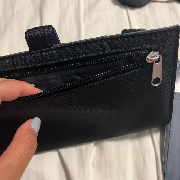 Multifunctional Travel Wallet E.T.A. - Picture 10 of 10